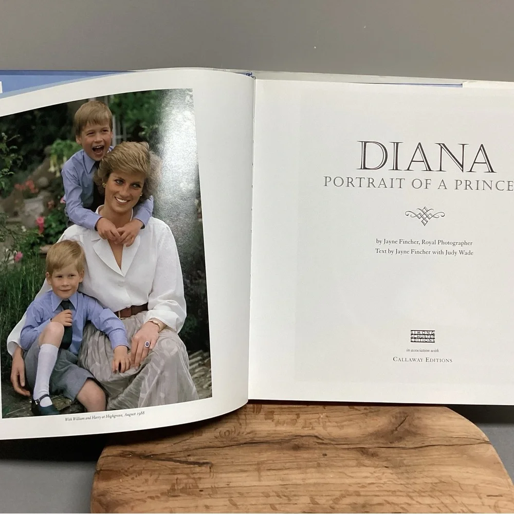 🟣 Diana - Portrait Of A Princess by Jayne Fincher, Royal Photographer - Awesome - Picture 8 of 16